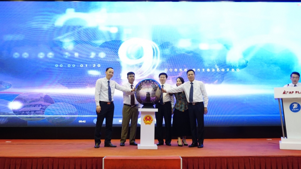 Lễ khai trương Cổng du lịch thông minh Hòa Bình