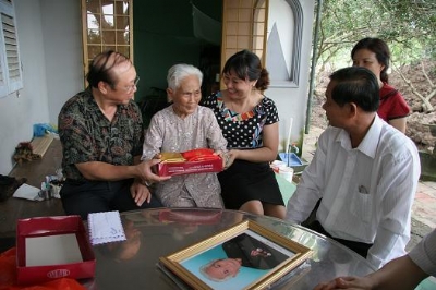 VNPT Hà Nội đáp nghĩa, tri ân các anh hùng liệt sĩ